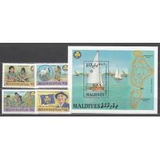 Maldives - Correo Yvert 1120/3+H.132 ** Mnh  Scoutismo