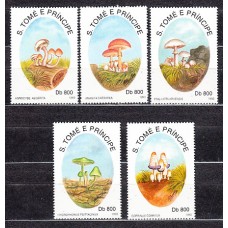Santo Tomas y Principe - Correo Yvert 1147/51 ** Mnh  Setas