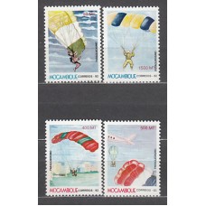 Mozambique - Correo Yvert 1237/40 ** Mnh  Paracaidismo