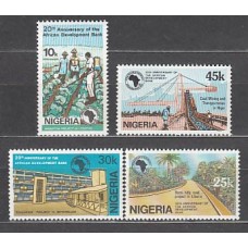 Nigeria - Correo Yvert 450/3 ** Mnh