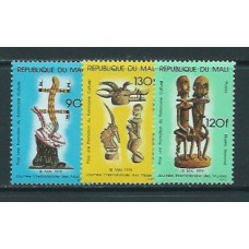 Mali - Correo Yvert 327/9 ** Mnh  Arte