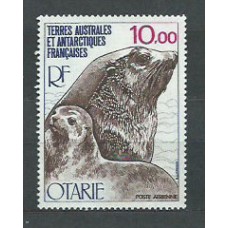 Tierras Australes - Aereo Yvert 48 ** Mnh Fauna. Focas