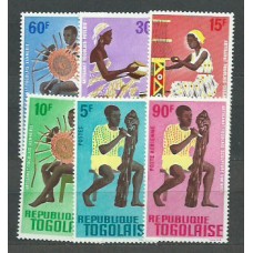 Togo - Correo Yvert 495/8+A 57/8 ** Mnh  Artesanía