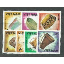 Vietnam Rep. Socialista - Correo 1986 Yvert 757/63 ** Mnh  Artesanía
