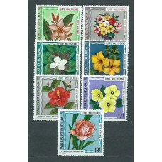 Wallis y Futuna - Aereo Yvert 49/55 ** Mnh Flores