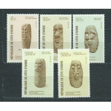 Costa de Marfil - Correo Yvert 803/7 ** Mnh  Arqueología