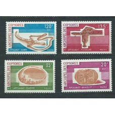 Comores - Correo 1975 Yvert 97/100 ** Mnh  Artesanía