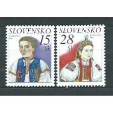 Eslovaquia - Correo 2004 Yvert 414/5 ** Mnh Trajes tradicionales