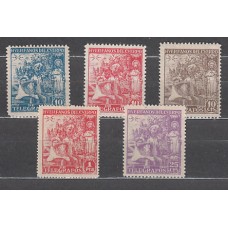 España Huerfanos de Telégrafos 1938 Edifil 16/20 ** Mnh  Bonita