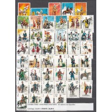 Juego completo - Uniformes Militares 45 valores ** Mnh