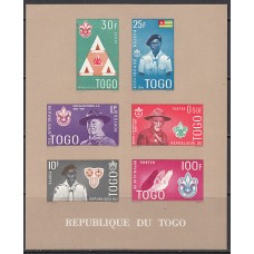 Togo - Hojas Yvert 5 fondo marrón ** Mnh Scoutismo