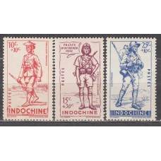 Indochina - Correo Yvert 219/21 ** Mnh Defensa del Imperio