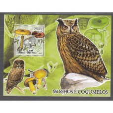 Guinea Bissau - Hojas Yvert 290 **  Mnh Fauna - Aves Rapaces - Buho - Setas