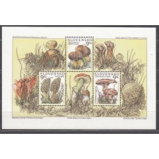 Eslovaquia - Correo 1997 Yvert 247/49 ** Mnh Flora - Setas