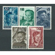 Holanda - Correo 1951 Yvert 559/63 ** Mnh Personajes