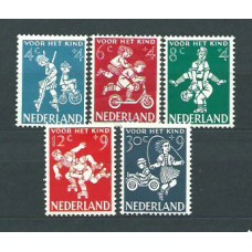 Holanda - Correo 1958 Yvert 696/700 * Mh