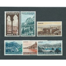 Italia - Correo 1953 Yvert 664/9 * Mh turismo