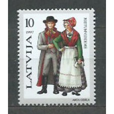 Letonia - Correo 1997 Yvert 415 ** Mnh Trajes Regionales