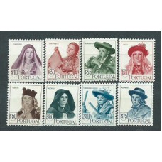 Portugal - Correo 1947 Yvert 688/95 (*) Mng Sombreros Regionales